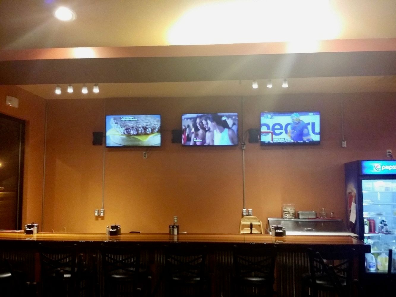 Max & Molly's: 1315 W Jackson St, Macomb, IL 61455